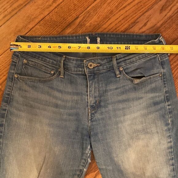 Levi’s size 12/31  - Picture 4 of 10